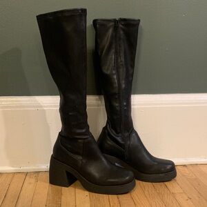 Steve Madden Berkleigh Black Knee-High Boots size 8